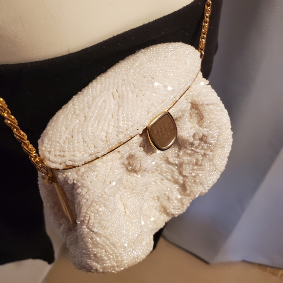 Antique 1920s White Beaded Evening Purse | Gold Chain Frame - Picture 6 of 16